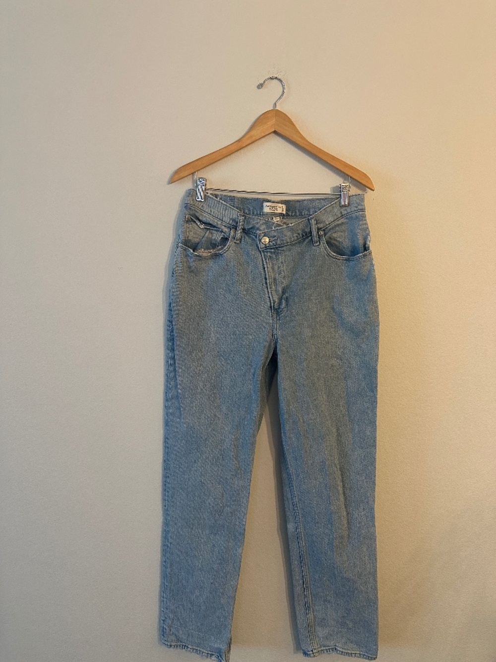 Abercrombie The '90s Straight Curve Love Ultra High Rise Jeans 32 Long